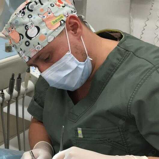 Dr. Mykyta Gorokhov - zubař